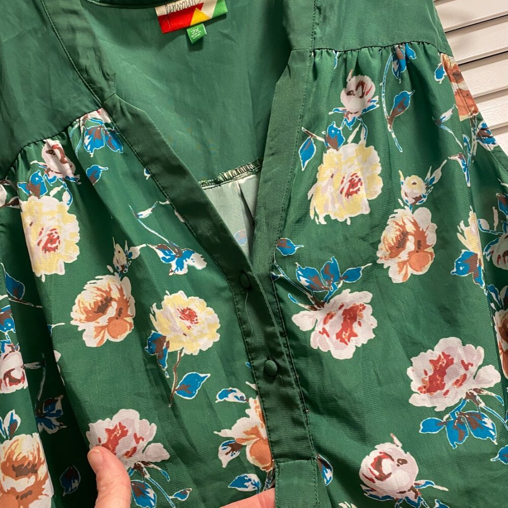 Fervour green floral 2x sleeveless top - Picture 4 of 9